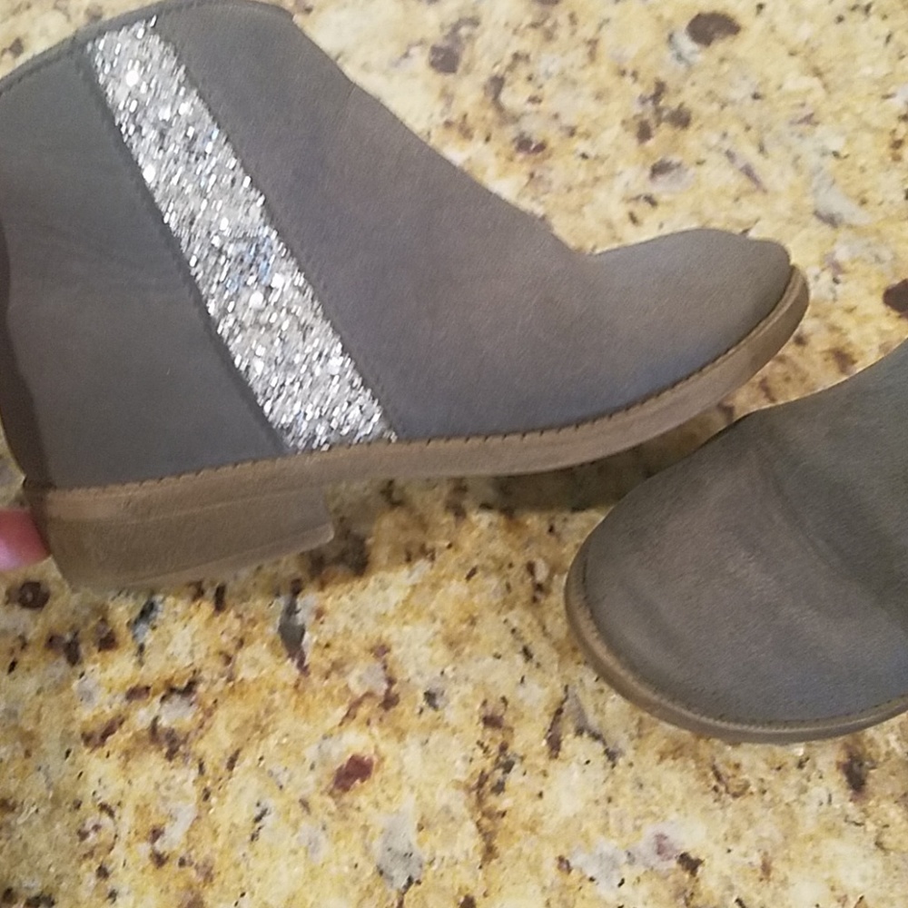 Gray size 12 M kids boot